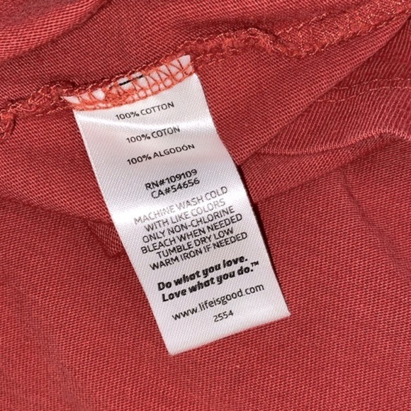 Life is Good T-shirt size small living on a pair rain boots print - Picture 6 of 6